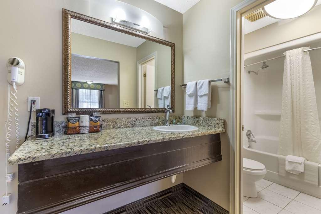 Best Western Sunday House Inn Kerrville Exterior photo