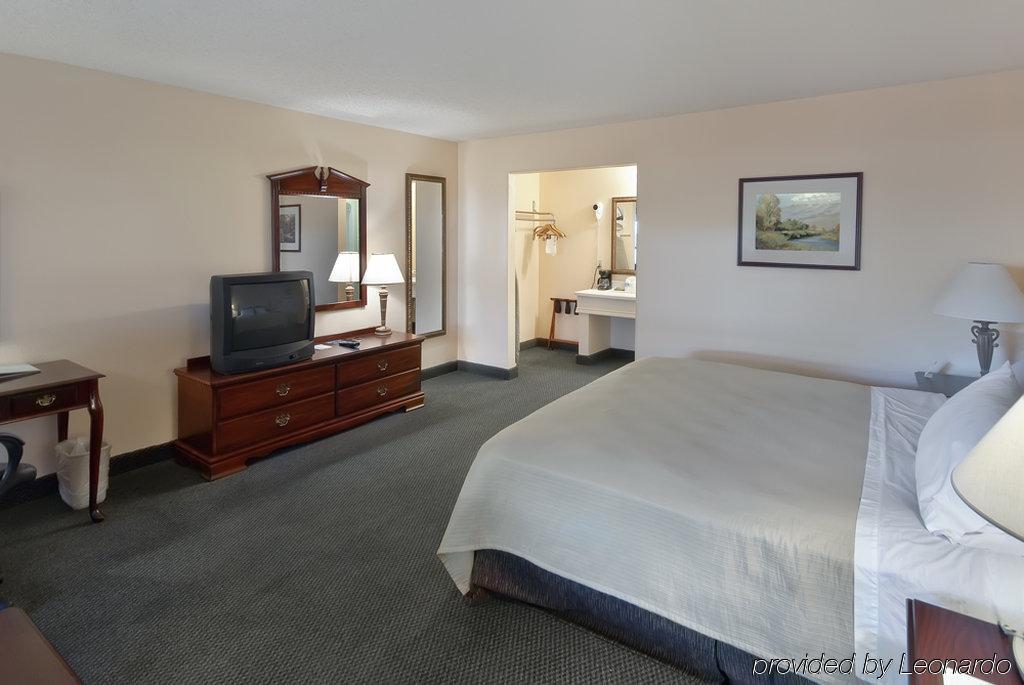 Best Western Sunday House Inn Kerrville Room photo