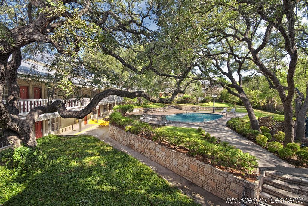 Best Western Sunday House Inn Kerrville Facilities photo