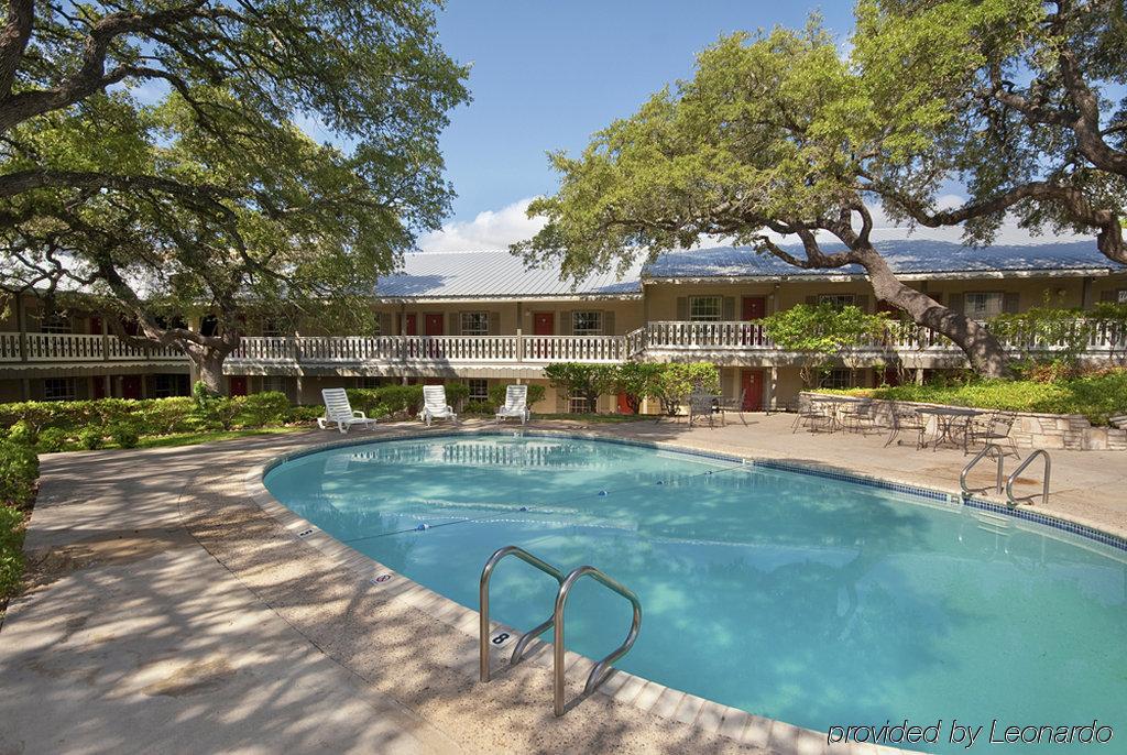 Best Western Sunday House Inn Kerrville Facilities photo