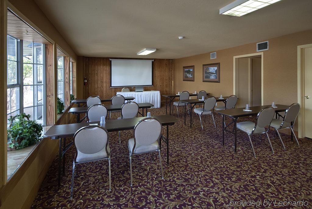 Best Western Sunday House Inn Kerrville Facilities photo