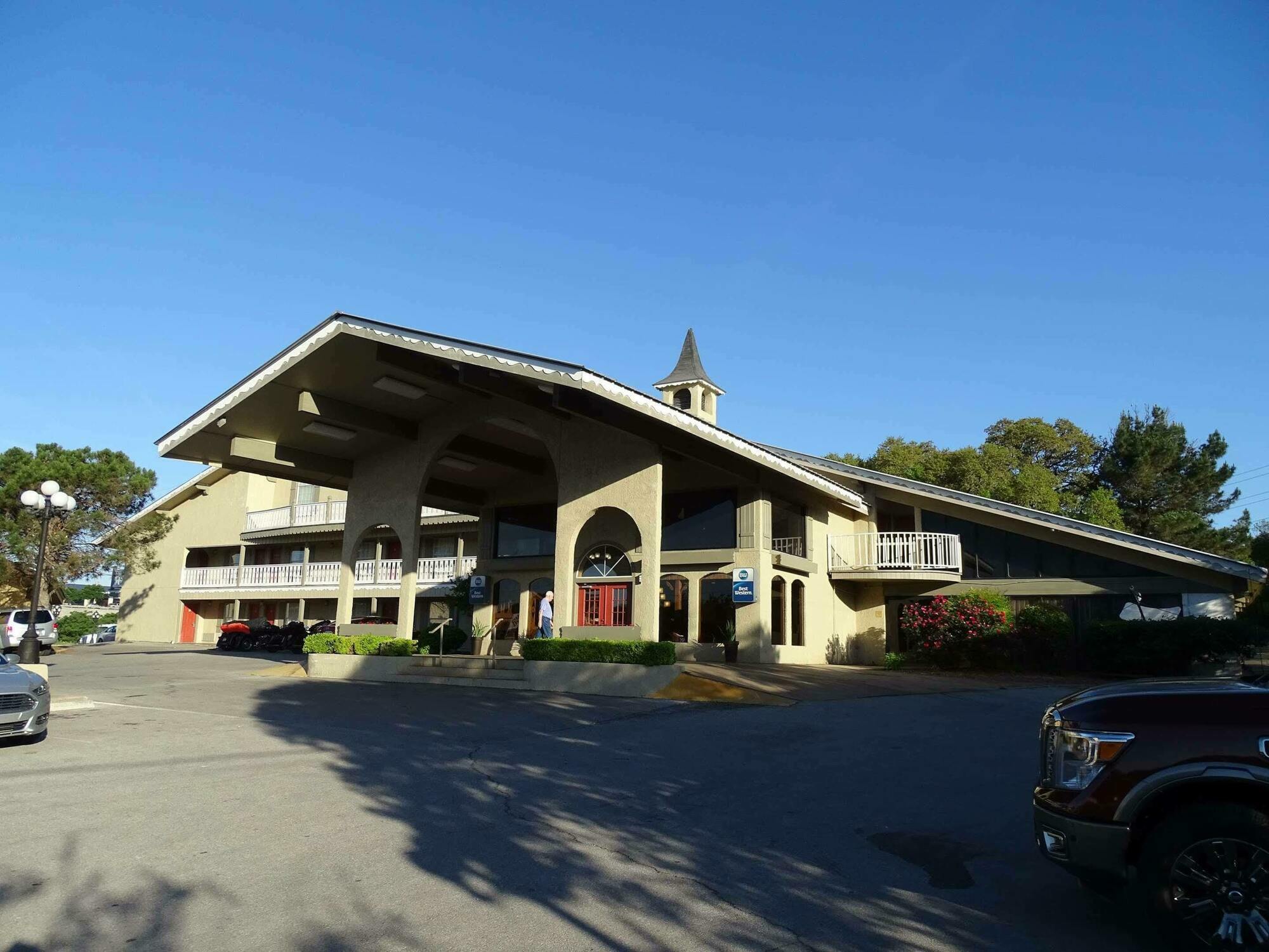 Best Western Sunday House Inn Kerrville Exterior photo